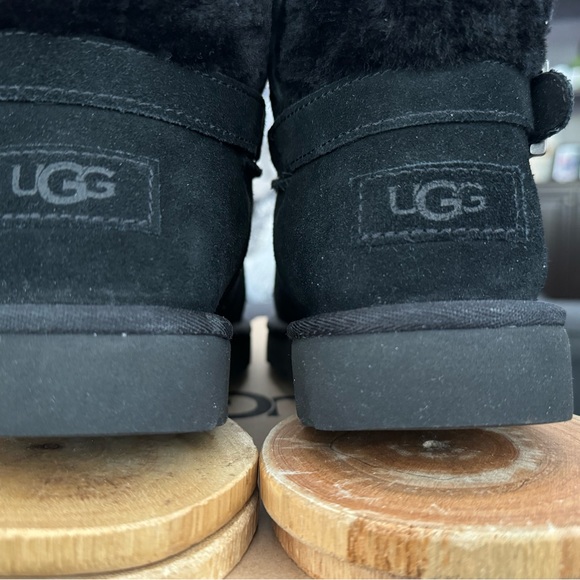 UGG black booties - Picture 6 of 7